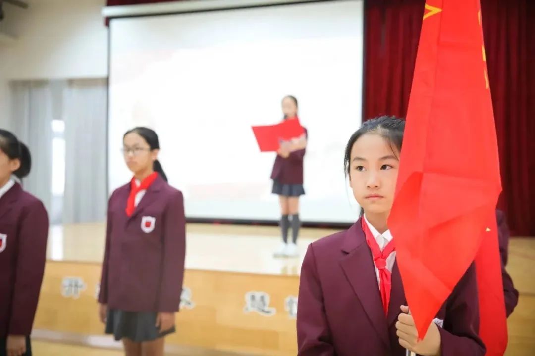 热烈庆贺你们加入中国少年先锋队 热烈庆贺你们加入中国少年先锋队