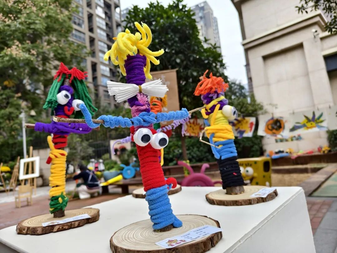 秋天怎么玩出艺术感?枫叶小熊幼儿园这场艺术节太会啦! 秋天怎么玩出艺术感?枫叶小熊幼儿园这场艺术节太会啦!