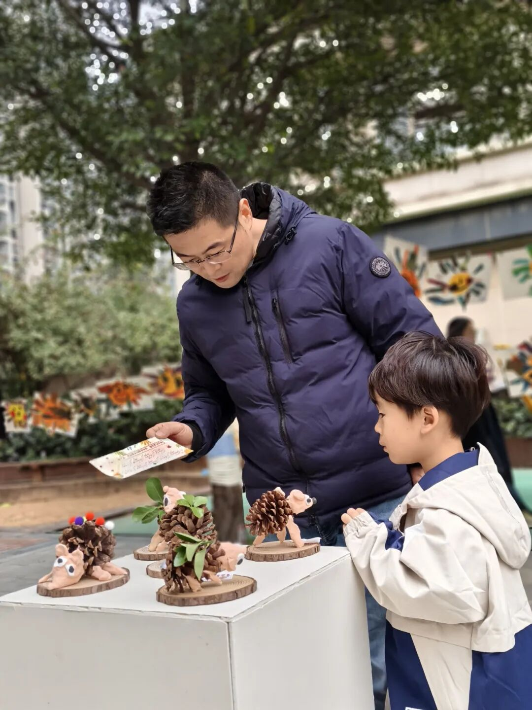 秋天怎么玩出艺术感?枫叶小熊幼儿园这场艺术节太会啦! 秋天怎么玩出艺术感?枫叶小熊幼儿园这场艺术节太会啦!