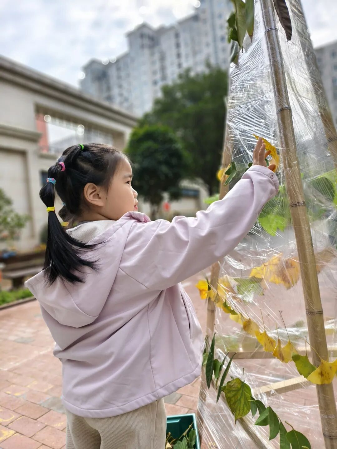 秋天怎么玩出艺术感?枫叶小熊幼儿园这场艺术节太会啦! 秋天怎么玩出艺术感?枫叶小熊幼儿园这场艺术节太会啦!